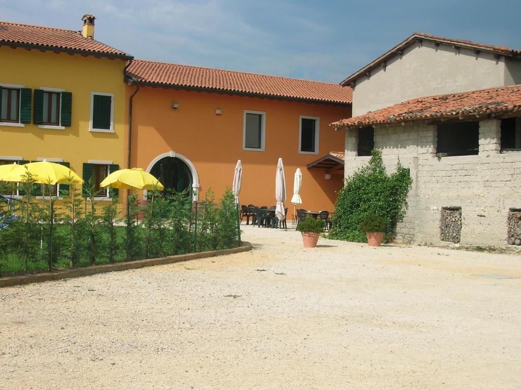 Agriturismo Colombarola Sona Eksteriør billede